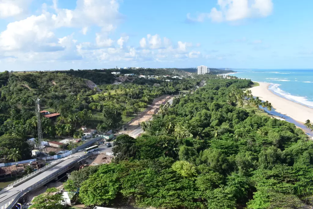 Jacarecica: tranquilidade e serviços à beira-mar