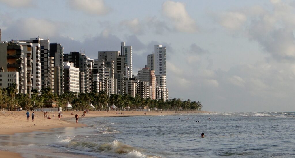 Vista da praia de Boa Viagem, no Recife